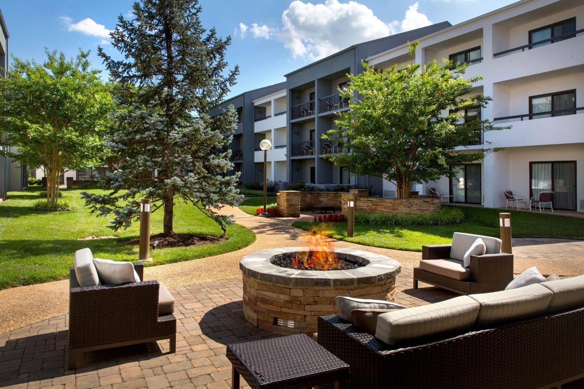 Courtyard By Marriott Dulles Airport Herndon/reston Hotel Herndon